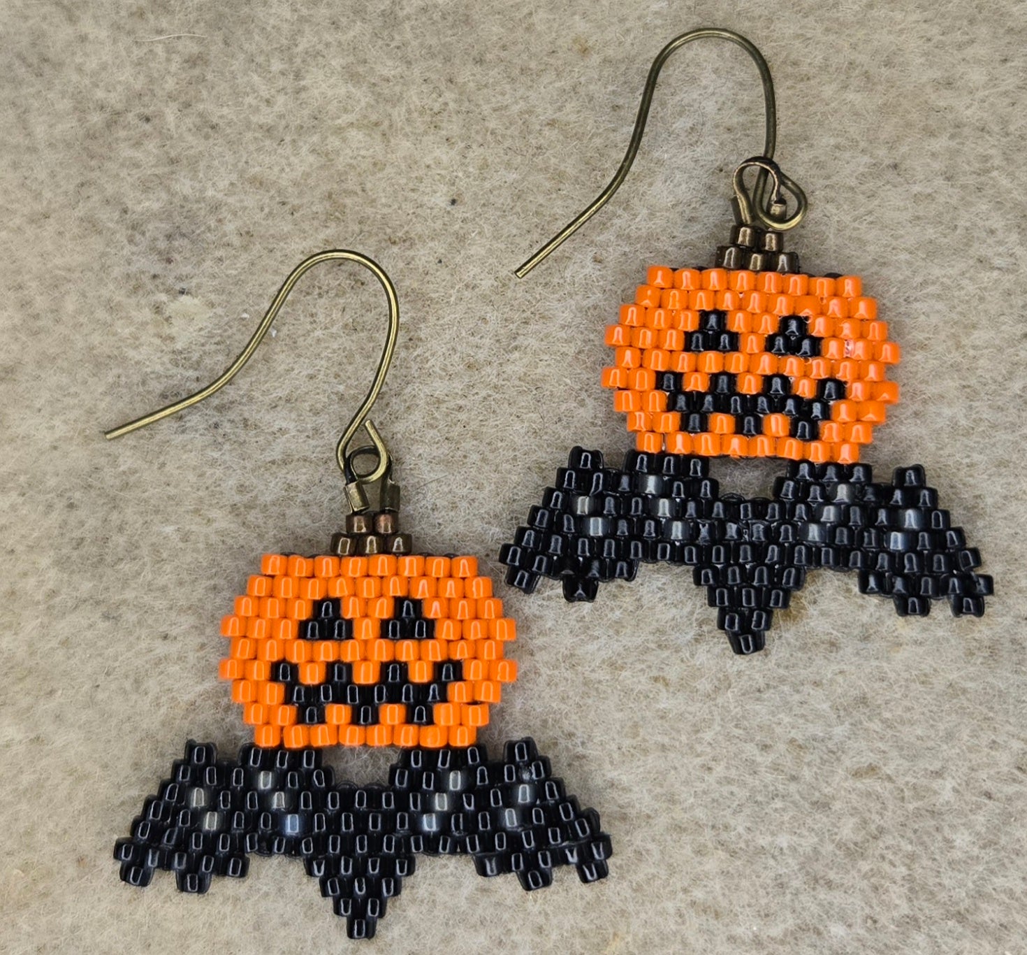 Beaded Halloween Pumpkin Bats